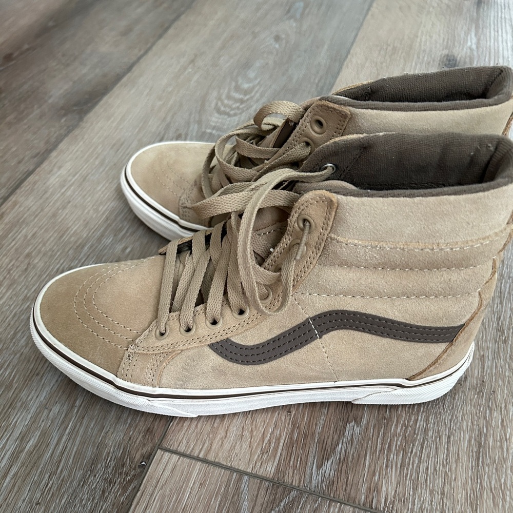 Vans high top shoes 7.5 men. 9 women brown tan
